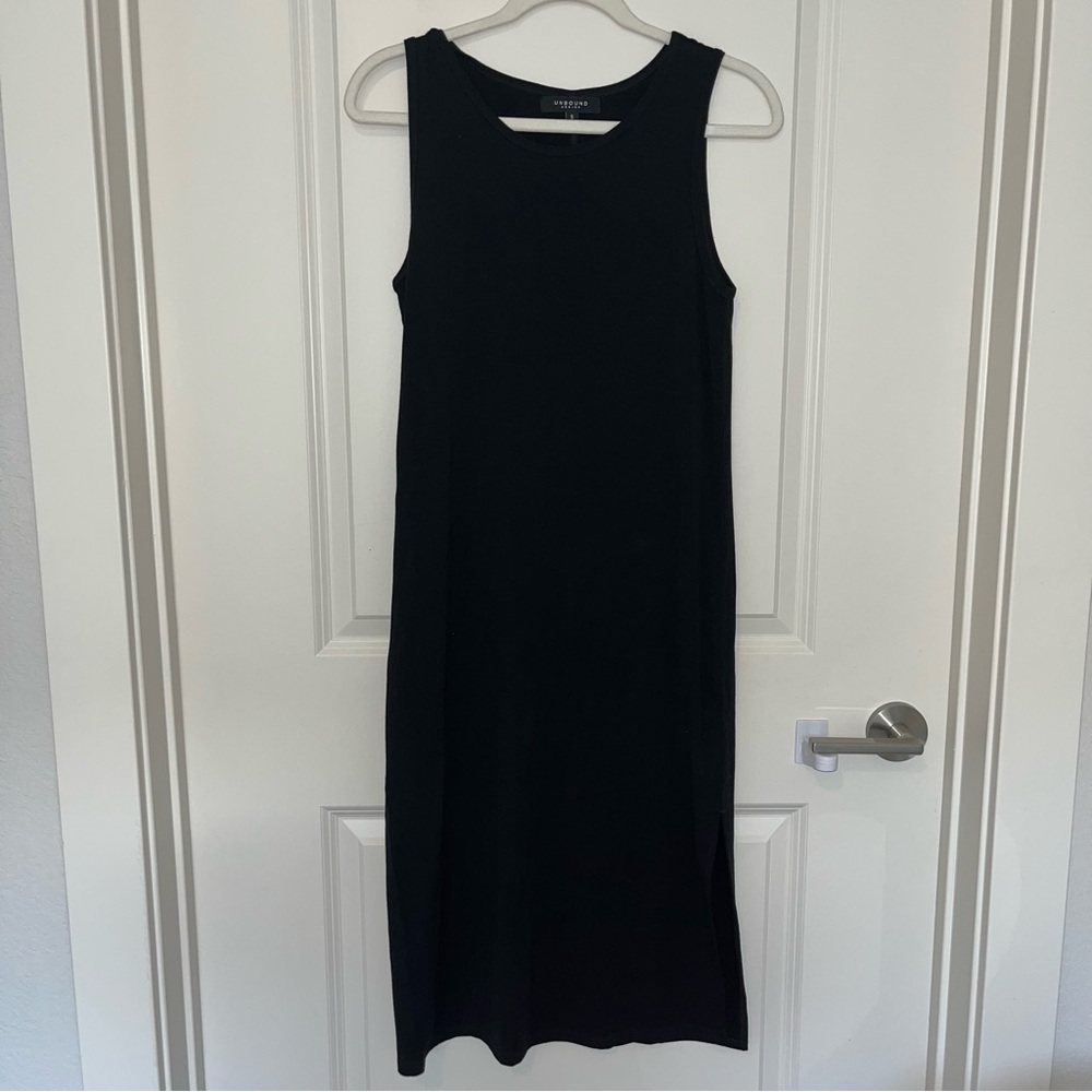 Sleeveless Black Midi Dress - Picture 3 of 6